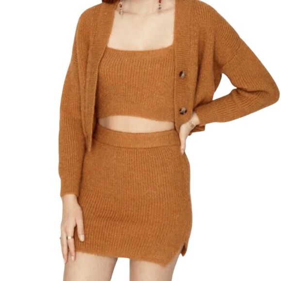 Callahan Knitwear Revolve Genny Mini Skirt Amber Glow Fuzzy Size Large - Picture 2 of 10